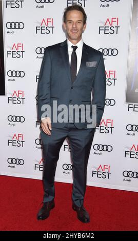 Peter Berg nimmt an der Abschlussveranstaltung des AFI FEST 2016 „Patriots Day“ Teil, die im TCL Chinese Theatre abgehalten wird Stockfoto