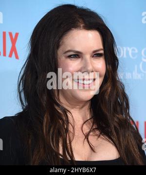 Lauren Graham nimmt an der Premiere von „Gilmore Girls: A Year in the Life“ von Netflix im Regency Village Theatre Teil Stockfoto