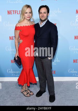 Danny Strong nimmt an der Premiere von „Gilmore Girls: A Year in the Life“ von Netflix im Regency Village Theatre Teil Stockfoto