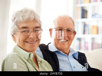 Hes mein erstes und letztes. Ein gealtertes Paar zu Hause zusammen. Stockfoto