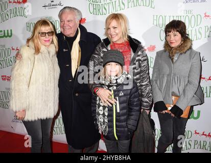 Courtney Wagner, Robert Wagner, Katie Wagner, Riley Lewis und Natasha Wagner nehmen an der jährlichen Hollywood Christmas Parade 85. auf dem Hollywood Blvd Teil. Stockfoto