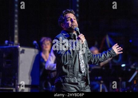 NEW YORK, NEW YORK - 10. MÄRZ: Mario Cantone spielt auf der Bühne während des Sixth Annual LOVE ROCKS NYC Benefizkonzerts für God's Love We Deliver im Beacon Theatre am 10. März 2022 in New York City. Kredit: Ron Adar/Alamy Live Nachrichten Stockfoto