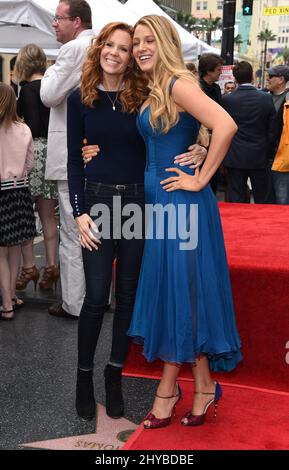 Robyn Lively und Blake Lively während der Ryan Reynolds Hollywood Star Ceremony in Hollywood and Highland in Los Angeles, USA. Stockfoto