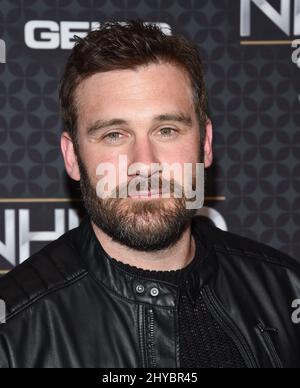 Clive Standen Ankunft in der NHL 100 Gala im Microsoft Theater statt. Stockfoto