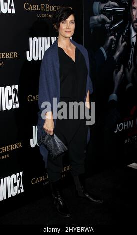 Carrie-Anne Moss bei der Premiere von John Wick: Chapter Two, in Los Angeles, Kalifornien Stockfoto