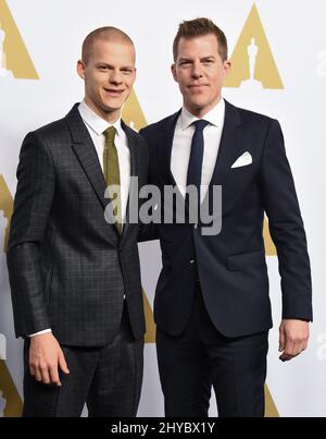 Lucas Hedges und Kevin J. Walsh kommen zum Oscar-Nominierten Luncheon 2017 im Beverly Hilton Hotel in Los Angeles, USA Stockfoto