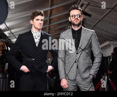 Die Chainsmokers, die an den Annual Grammy Awards 59. in Los Angeles teilnehmen Stockfoto