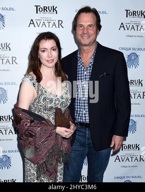 11. November 2016 Los Angeles, CA Bill Paxton und Louise Newbury Eröffnung von „Toruck – The First Flight“, der neuen Tourenshow des Cirque du Soleil, die von James Camerons Avatar inspiriert wurde und im Staples Center stattfand Stockfoto