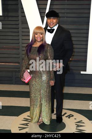 LL Cool J und Simone Smith bei der Vanity Fair Oscar Party 2017, die von Graydon Carter im Wallis Annenberg Center for the Performing Arts veranstaltet wird Stockfoto