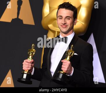 Justin Hurwitz im Pressesaal der Academy Awards 89. im Dolby Theater in Hollywood, Los Angeles, USA. Stockfoto