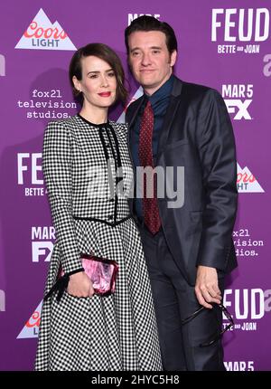 Sarah Paulson und Jason Butler Harner nehmen an der Veranstaltung „Fehde: Bette and Joan“ zum Roten Teppich im TCL Chinese Theatre Teil Stockfoto