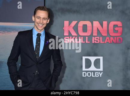 Tom Hiddleston bei Warner bros. Bilder und legendäre Bilder präsentieren die Premiere von „Kong: Skull Island“ im Dolby Theater in Los Angeles, USA Stockfoto