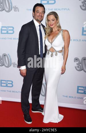 Jennifer Gareis und Bobby Ghassemieh kommen zur Bold and the Beautiful 30. Anniversary Party, die am 18. März 2017 in Clifton's Cafeterias, Los Angeles, stattfand Stockfoto