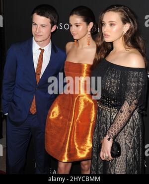 Selena Gomez, Dylan Minnette, Katherine Langford kommen zur Premiere von „13 Reasons Why“, die am 30. März 2017 in den Paramount Picturs Studios, Los Angeles, stattfand Stockfoto