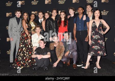 Dylan Minnette und die Darsteller von 13 Reasons Why im Presseraum bei den MTV Movie and TV Awards 2017, die im Shrine Auditorium in Los Angeles, USA, abgehalten wurden Stockfoto