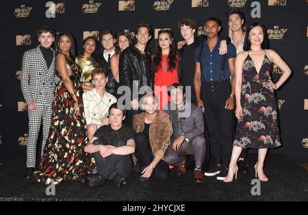 Dylan Minnette und die Darsteller von 13 Reasons Why im Presseraum bei den MTV Movie and TV Awards 2017, die im Shrine Auditorium in Los Angeles, USA, abgehalten wurden Stockfoto