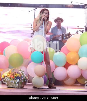 Miley Cyrus tritt beim Wango Tango Concert 2017 von KIIS FM 102,7 in Los Angeles auf Stockfoto