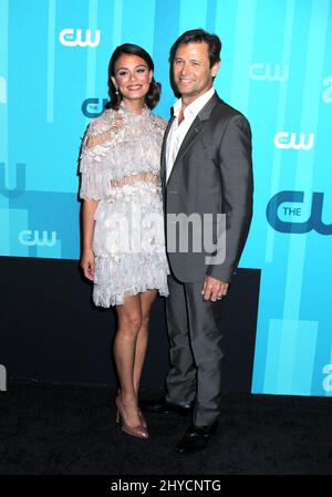 Nathalie Kelley & Grant Show bei der Vorveranstaltung des CW Network 2016 in New York Stockfoto