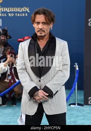 Johnny Depp nahm an der Disney-Premiere „Pirates of the Caribbean: Dead Men Tell No Tales“ in Los Angeles Teil Stockfoto