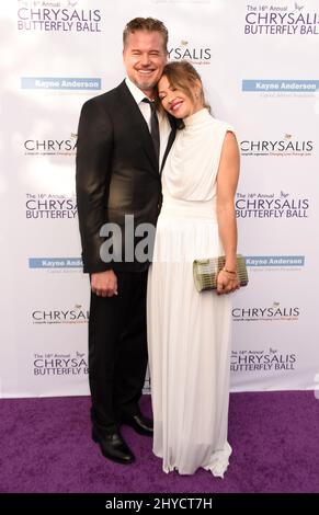 Eric Dane und Rebecca Gayheart nehmen am jährlichen Chrysalis Butterfly Ball 16. in Los Angeles Teil Stockfoto