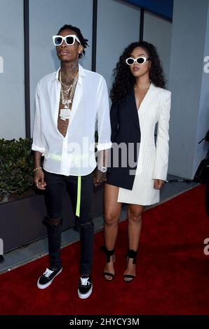 Wiz Khalifa und Izabela Guedes bei der Premiere von „Can't Stop, Won't Stop: A Bad Boy Story“ in der Writers Guild of America in Los Angeles, USA Stockfoto