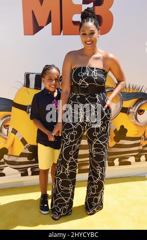 TIA Mowry und Cree Taylor Hardrict bei der Premiere von Despicable Me 2 in Los Angeles, Kalifornien Stockfoto