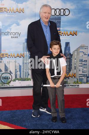 Jon Voight, Godson bei der Weltpremiere „Spider-man: Homecoming“ im TCL Chinese Theatre in Los Angeles, USA Stockfoto