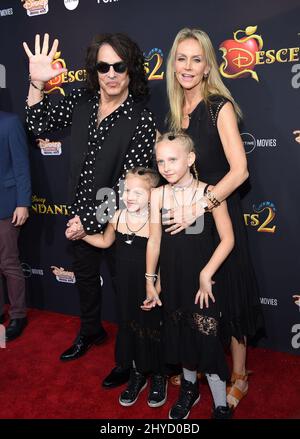 Paul Stanley, Erin Sutton, Emily Stanley und Sarah Stanley bei der Ankunft für die Nachkommen 2 Premiere im Cinerama Dome, Hollywood, Los Angeles, 11. Juli 2017 Stockfoto