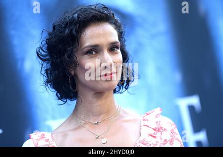 Indira Varma nimmt an der Premiere von HBO's Game of Thrones in der Walt Disney Concert Hall des Music Center in Los Angeles, Kalifornien, Teil Stockfoto