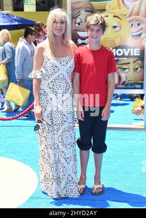 Eileen Davidson bei der Emoji-Film-Weltpremiere im Regency Village Theatre Stockfoto