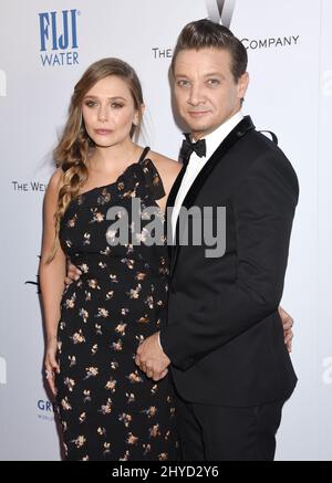 Elizabeth Olsen und Jeremy Renner nehmen an der Premiere von „Wind River“ in Los Angeles Teil, die im Theater des ACE Hotels stattfand Stockfoto