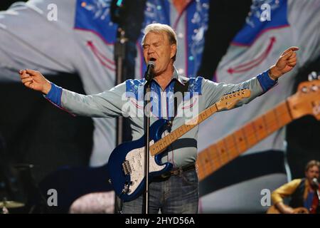 7. Juni 2012 Nashville, Tn. Glen Campbell 2012 CMA Music Festival nächtliche Konzerte im LP Field Stockfoto