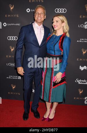 Patrick Fabian und Rhea Seehorn nahmen an dem Empfang der Emmy Awards Nominierten Interpreten 69. im Wallis Annenberg Center for Performing Arts Teil Stockfoto