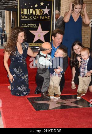 Die Töchter Audrey Dunham, Walter, Jeff Dunham, Jack Dunham, James Dunham und Dunham nahmen an der Zeremonie zum Jeff Dunham Walk of Fame in Los Angeles Teil Stockfoto