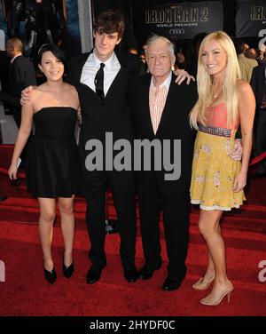 26. April 2010 Hollywood, Ca. Hugh Hefner und Crystal Harris „Iron man 2“, Weltpremiere im Disney's El Capitan Theatre. Stockfoto