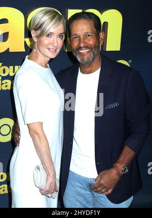 Bryant Gumbel und Hilary Quinlan nehmen an der Premiere der Saison 9 Teil, die am 27. September 2017 im SVA Theatre stattfand Stockfoto