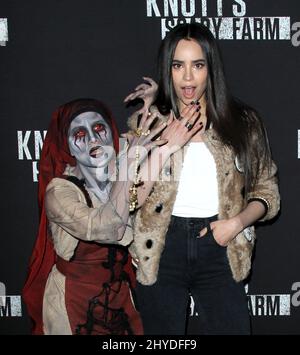 Sofia Carson besucht die Knott's Scary Farm und Instagram's Celebrity Night in Knott's Berry Farm Stockfoto