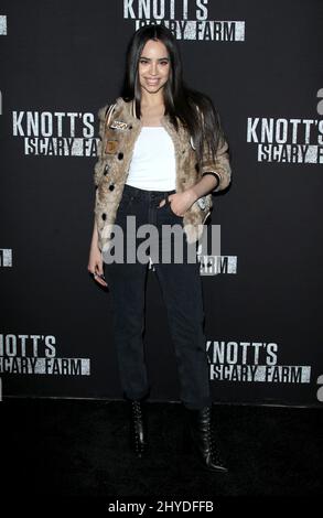 Sofia Carson besucht die Knott's Scary Farm und Instagram's Celebrity Night in Knott's Berry Farm Stockfoto