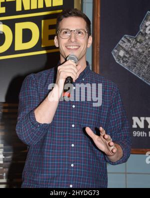 Andy Samberg „Brooklyn Nine-Nine“ feiert die Episode 99. in den CBS Radford Studios Stockfoto