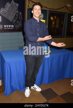 Andy Samberg „Brooklyn Nine-Nine“ feiert die Episode 99. in den CBS Radford Studios Stockfoto