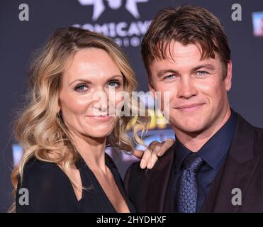 Luke Hemsworth und Samantha Hemsworth nahmen an der Weltpremiere „Thor: Ragnarok“ von Marvel im El Capitan Theatre Teil Stockfoto