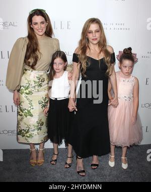 Riley Keough, Lisa Marie Presley, Harper Vivienne Ann und Finley Aaron Love nehmen an den jährlichen Elle Women in Hollywood Awards 24. im Four Seasons Hotel Beverly Hills Teil Stockfoto