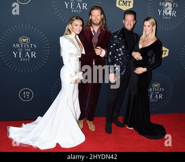 Brittney Marie Cole, Brian Kelley, Tyler Hubbard und Hayley Stom nehmen an der CMT Artist of the Year im Schermerhorn Symphony Center Teil Stockfoto