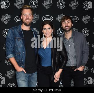 Lady Antebellum, Dave Haywood, Hilary Scott und Charles Kelley nahmen an der Abschiedsfeier von Kenny Rogers Teil Stockfoto