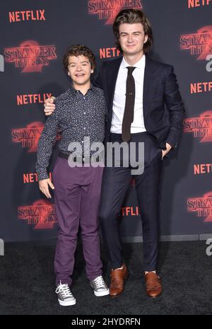 Gaten Matarazzo und Joe Keery bei Netflix's Stranger Things 2 Premiere Event Stockfoto