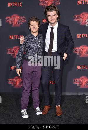 Gaten Matarazzo und Joe Keery bei Netflix's Stranger Things 2 Premiere Event Stockfoto