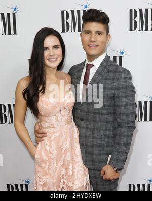 Dan Smyers von Dan + Shay und Abby Law bei den jährlichen BMI Country Awards 65., die am 7. November 2017 in Nashville, TN, im BMI-Hauptquartier verliehen wurden. Stockfoto