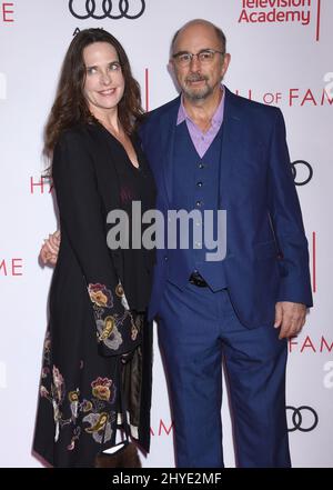 Sheila Kelley und Richard Schiff feiern bei der Hall of Fame-Zeremonie 24. die Fernsehlegenden, die an der Television Academy in North Hollywood, USA, abgehalten werden Stockfoto