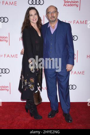 Sheila Kelley und Richard Schiff feiern bei der Hall of Fame-Zeremonie 24. die Fernsehlegenden, die an der Television Academy in North Hollywood, USA, abgehalten werden Stockfoto