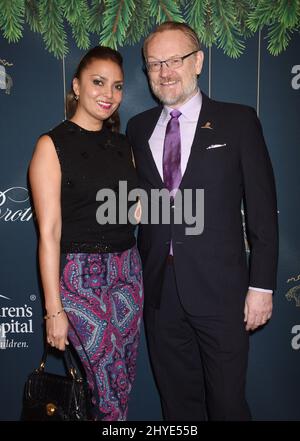 Jared Harris und Allegra Riggio nahmen an der jährlichen Feiertagsfeier der Brooks Brothers und St. Jude im Brooks Brothers Rodeo Drive Store in Beverly Hills, CA, Teil. Stockfoto